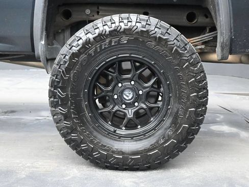 Used 2018 GMC Sierra 1500 SLT w/ Texas SLT Premium Package AWD/4WD image 12