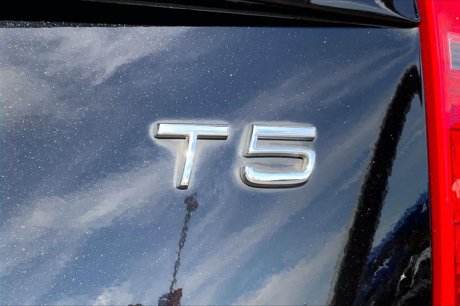 Used 2020 Volvo XC90 T5 Momentum w/ Protection Package Premier FWD image 10