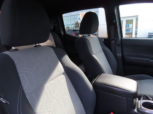 Used 2021 Toyota Tacoma TRD Sport image 34