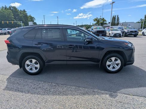 Used 2019 Toyota RAV4 XLE w/ Convenience Package AWD/4WD image 6