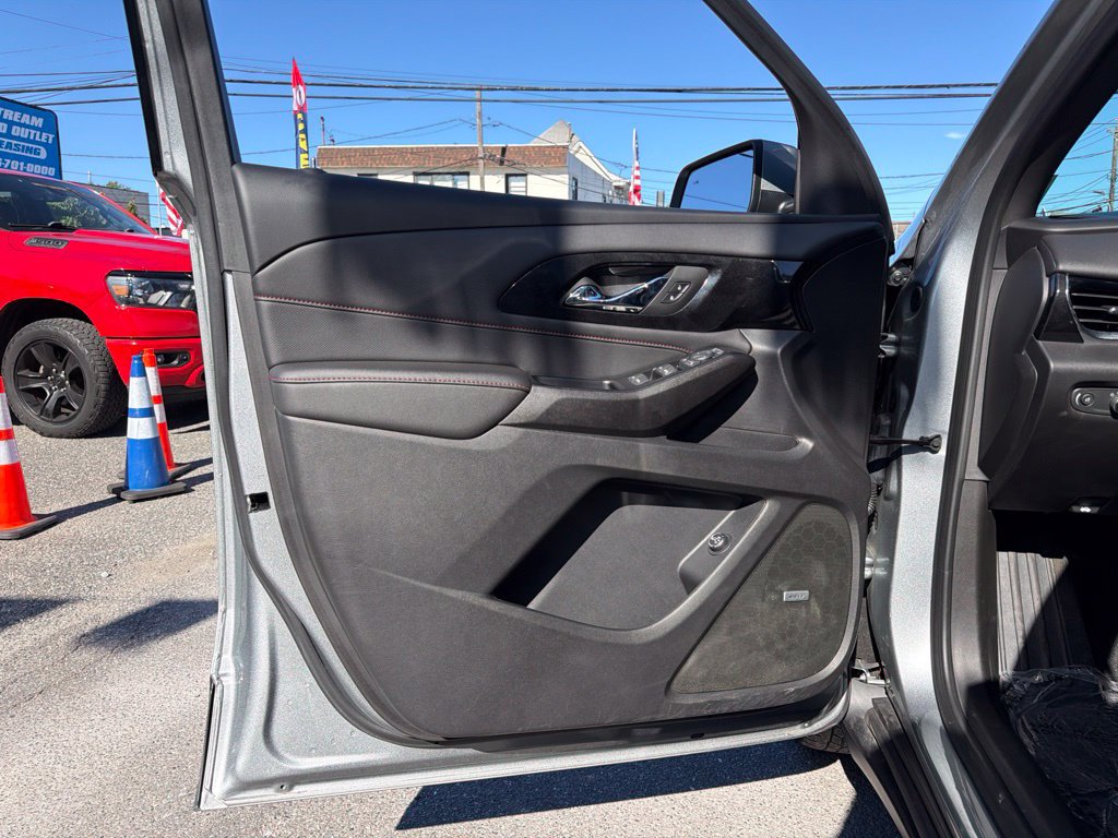 Used 2023 Chevrolet Traverse RS w/ LPO, Floor Liner Package AWD/4WD image 26