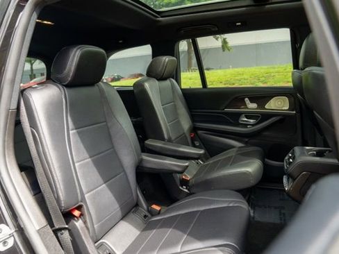 Used 2021 Mercedes-Benz GLS 450 4MATIC image 47