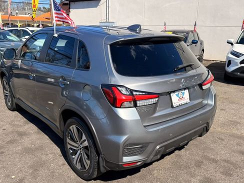 Used 2022 Mitsubishi Outlander Sport Black Edition image 5