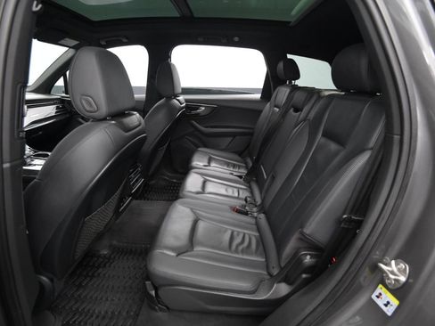 Used 2021 Audi Q7 3.0T Premium image 31