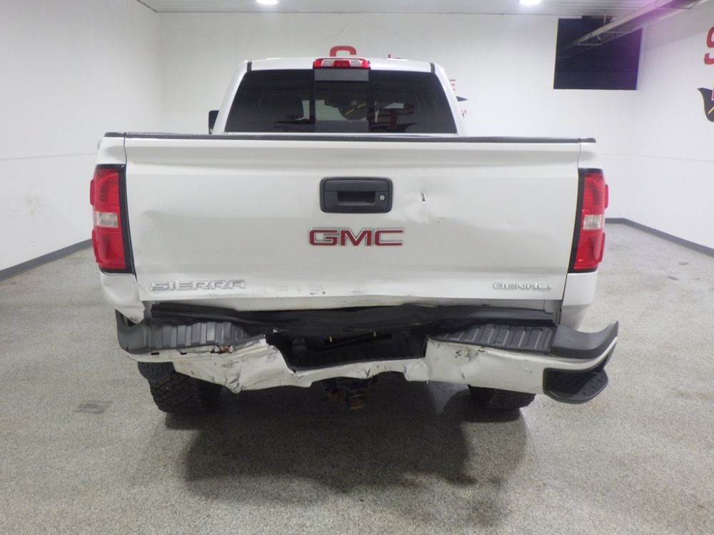 Used 2018 GMC Sierra 2500 Denali AWD/4WD image 3