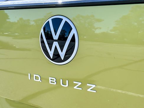 New 2025 Volkswagen ID. Buzz 1st Edition image 24