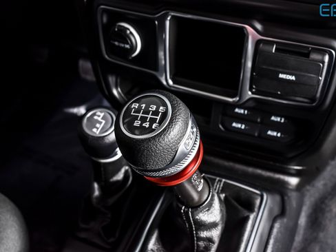 Used 2021 Jeep Wrangler Unlimited Sport image 29