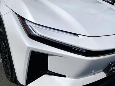 New 2026 Toyota C-HR AWD/4WD image 13