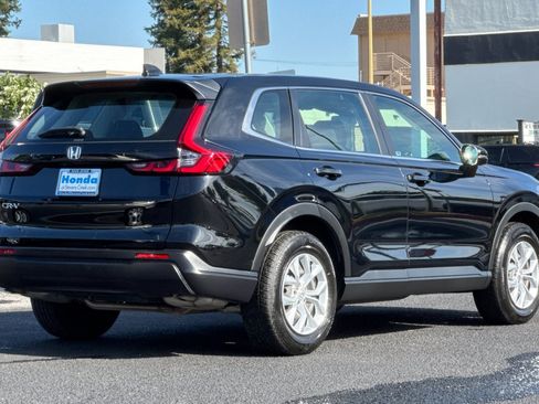 Used 2023 Honda CR-V LX image 8