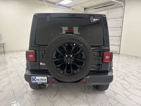 Used 2025 Jeep Wrangler Unlimited Sahara w/ Safety Group AWD/4WD image 7