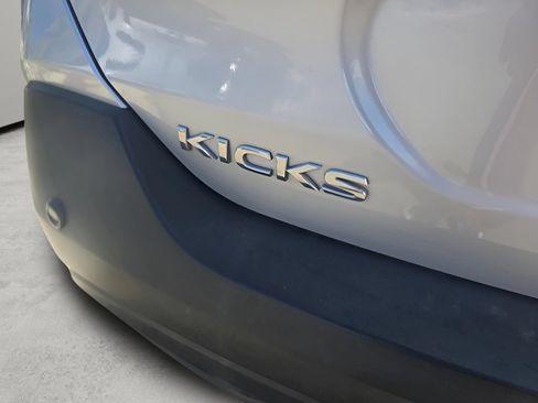 Used 2020 Nissan Kicks SV FWD image 17