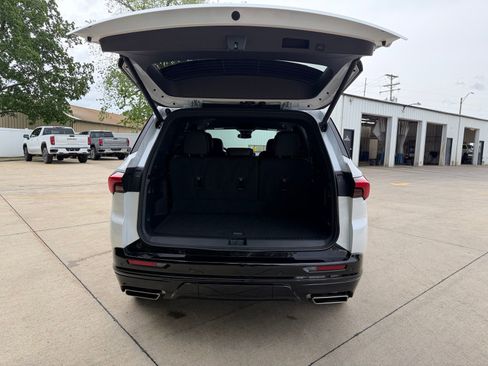 Used 2025 Buick Enclave Sport Touring w/ Super Cruise Package FWD image 34