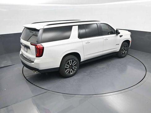Used 2022 GMC Yukon XL AT4 AWD/4WD image 33