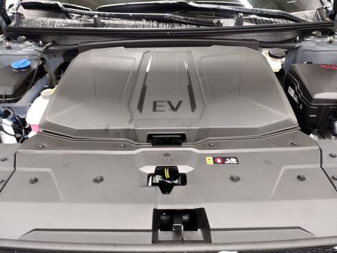 New 2026 Hyundai Ioniq 5 SEL image 8