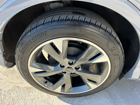 Used 2024 Audi Q4 e-tron Premium Plus image 17