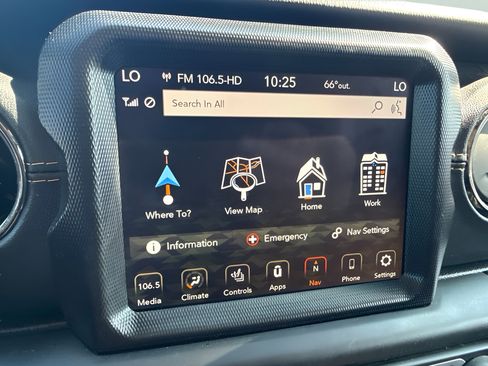Used 2021 Jeep Wrangler Unlimited Sahara AWD/4WD image 28