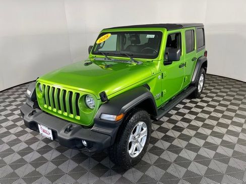 Used 2018 Jeep Wrangler Unlimited Sport S image 3
