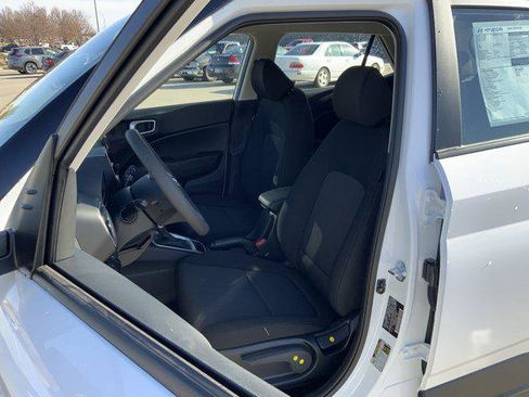 New 2026 Hyundai Venue SE image 9