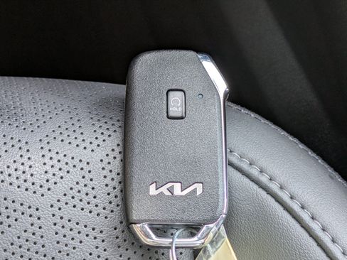 Certified 2023 Kia Sorento S w/ Panoramic Sunroof Package AWD/4WD image 30