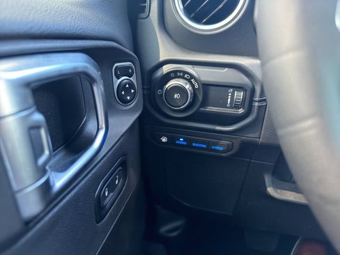 Used 2024 Jeep Wrangler High Altitude AWD/4WD image 22