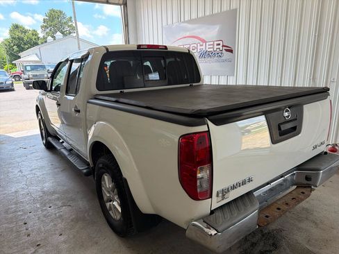 Used 2015 Nissan Frontier SV AWD/4WD image 4