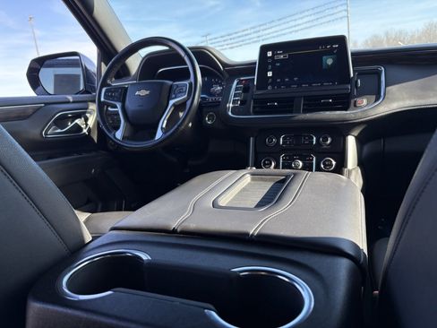 Used 2022 Chevrolet Suburban LT image 28