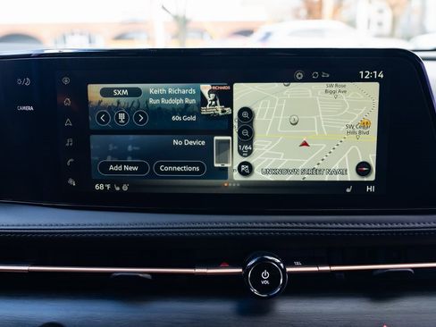 Used 2024 Nissan Ariya AWD image 14