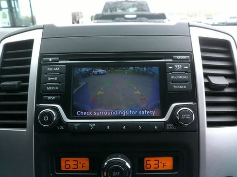 Used 2018 Nissan Frontier SV w/ Value Truck Package AWD/4WD image 17