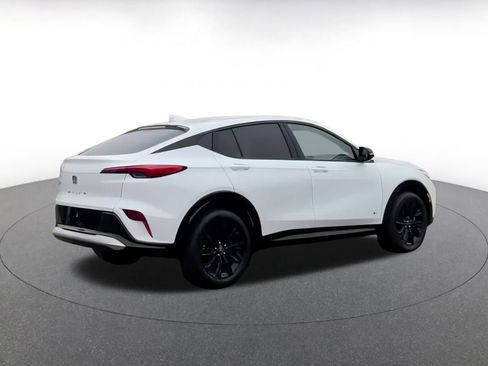 Used 2025 Buick Envista Sport Touring image 12