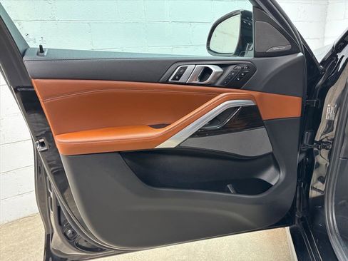 Used 2023 BMW X6 xDrive40i w/ M Sport Package image 25