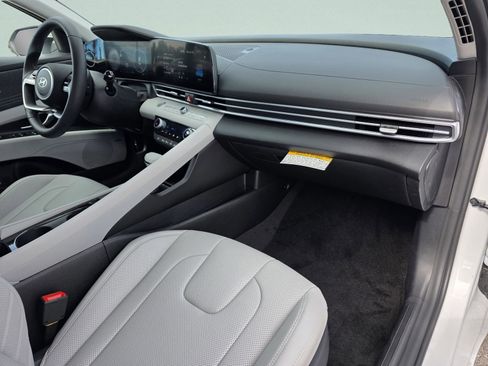 New 2026 Hyundai Elantra Limited FWD image 10