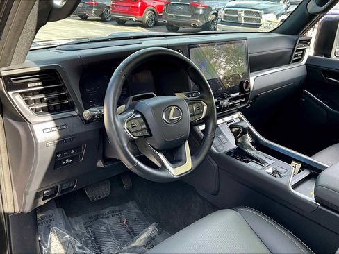 Certified 2024 Lexus GX 550 Luxury+ image 17