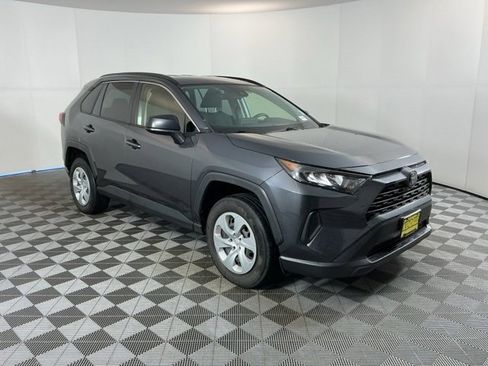 Used 2019 Toyota RAV4 LE image 3