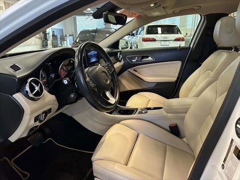 Used 2019 Mercedes-Benz GLA 250 4MATIC image 13