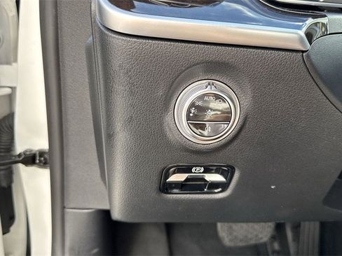 Used 2023 Mercedes-Benz C 300 Sedan w/ Pinnacle Trim Package image 57