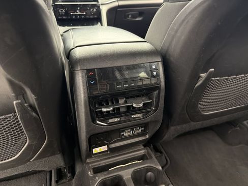 Used 2022 Jeep Grand Cherokee L Laredo AWD/4WD image 23