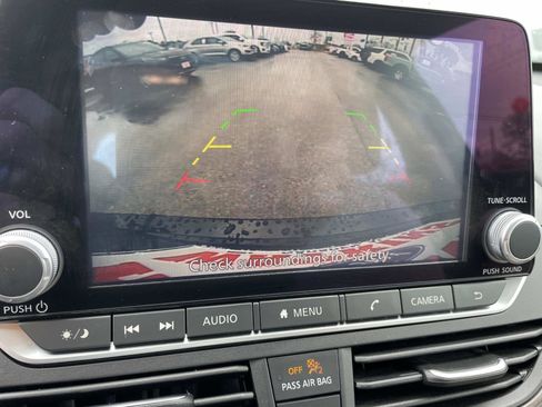 Used 2025 Nissan Altima 2.5 SV image 23