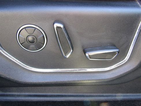 Used 2015 Ford F150 Platinum w/ Equipment Group 701A Luxury image 36