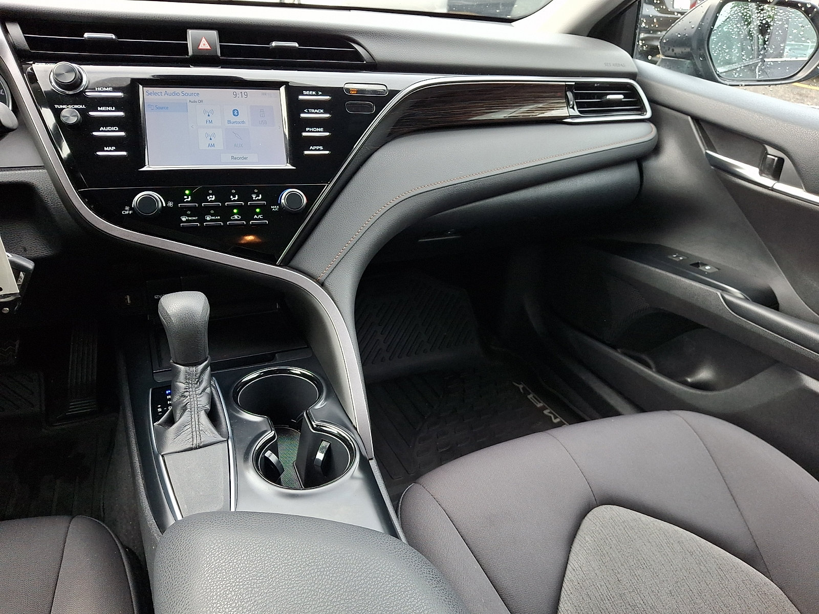 Used 2019 Toyota Camry LE FWD image 16
