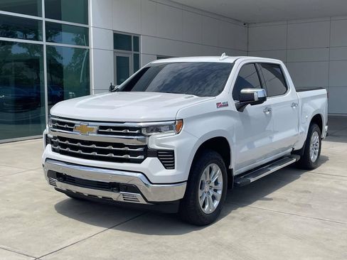 Used 2025 Chevrolet Silverado 1500 LTZ AWD/4WD image 2