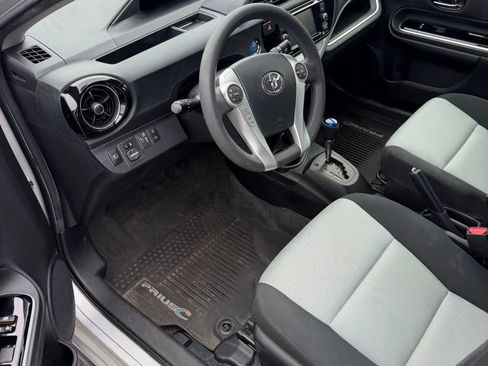 Used 2017 Toyota Prius C Three FWD image 7
