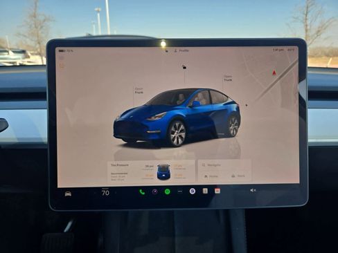 Used 2022 Tesla Model Y Long Range image 25