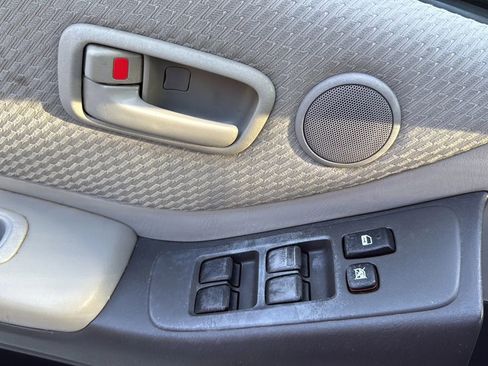 Used 2004 Toyota Highlander 2WD V6 image 44