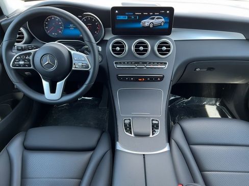 Used 2022 Mercedes-Benz GLC 300 4MATIC w/ Premium Package Lite image 5