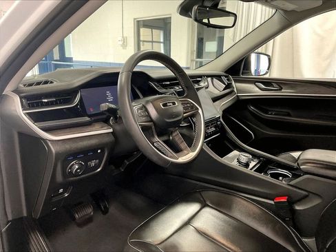 Used 2023 Jeep Grand Cherokee 4WD 4xe image 8