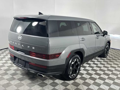 Used 2025 Hyundai Santa Fe SE FWD image 8