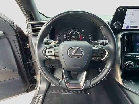 Used 2024 Lexus LX 600 4WD w/ Luxury Package image 39