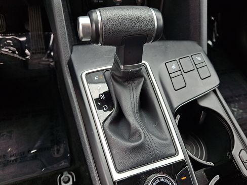 Used 2024 Kia Sportage LX AWD/4WD image 14