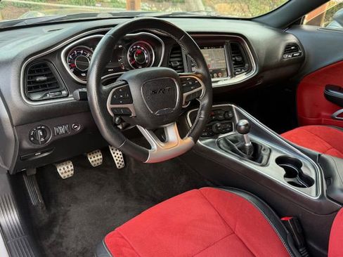 Used 2015 Dodge Challenger SRT w/ Technology Group image 29