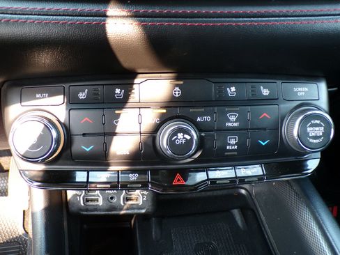 Used 2024 Dodge Durango R/T AWD/4WD image 19